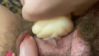 极端特写阴蒂自慰和真实高潮的pov视频