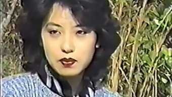 日本复古经典:42岁的美女在行动中
