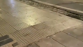 新妓女体验她的第一次街头性爱