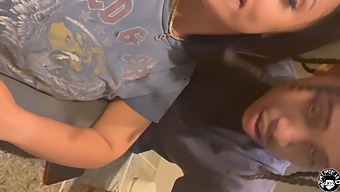 继母大屁股勾引小男孩,而父亲不在家(第二部分)