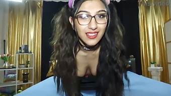 Desi,你的性欲真是无法满足,你的精液是传奇